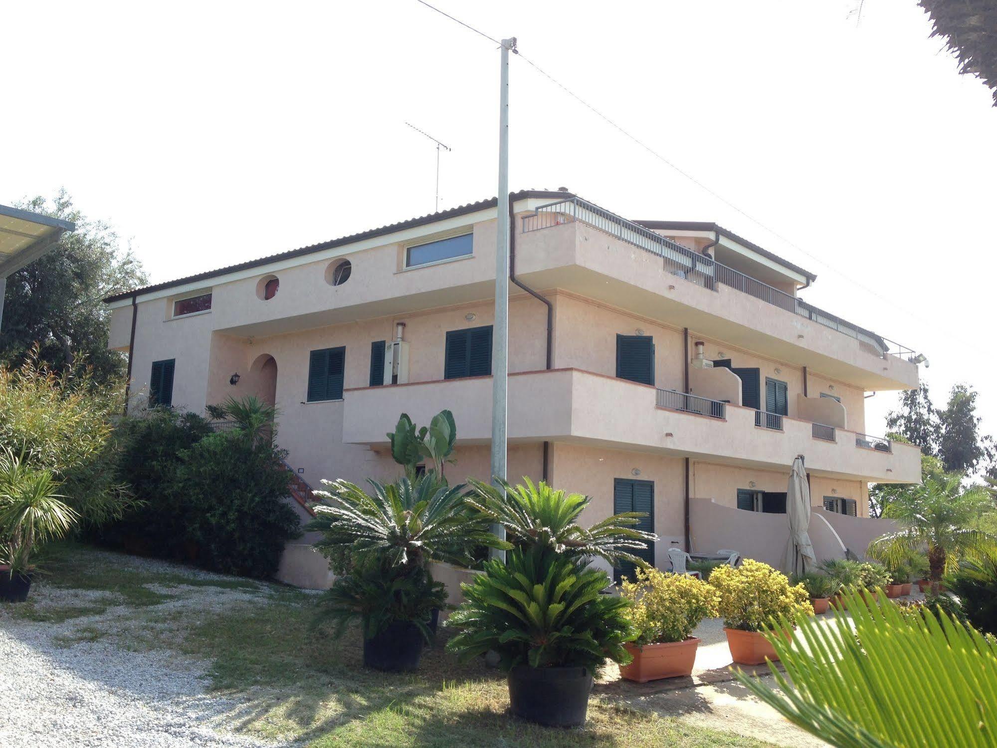 Residence Floritalia - Ricarica Auto Elettriche Santa Domenica  Exterior photo
